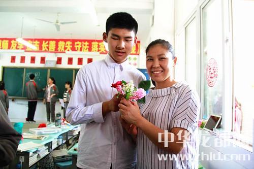 母親節(jié)，周口高中生這樣過！