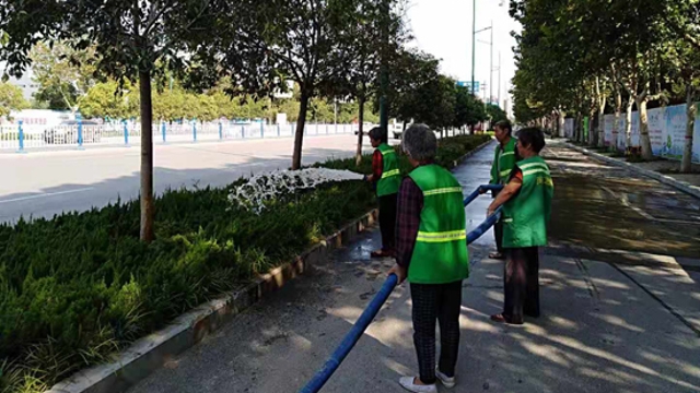 扮靚城市，為國慶增光添彩