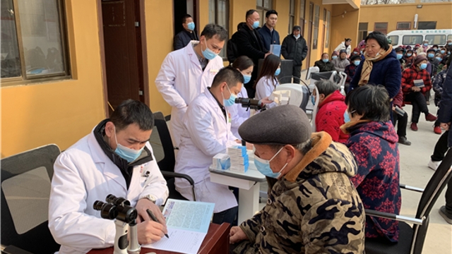 為民服務(wù)暖人心，送醫(yī)下鄉(xiāng)助健康